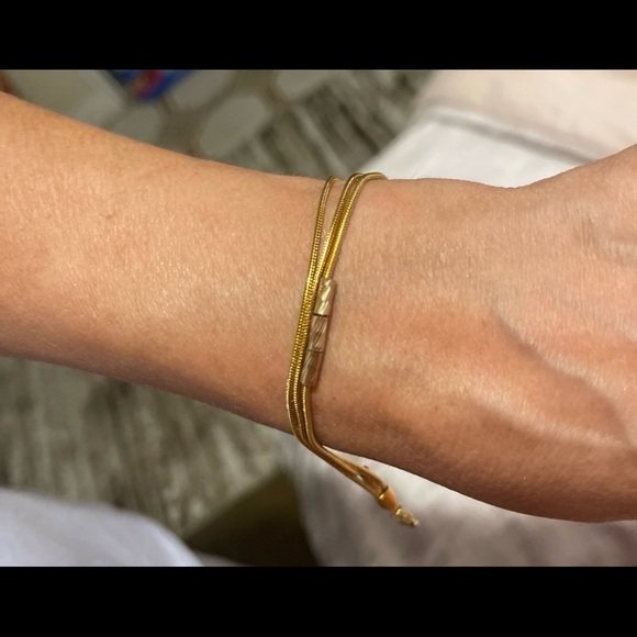 Jewelry - Elegant Gold Bracelet